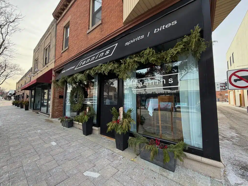 Hey Elmhurst! - Christmas in Elmhurst, IL - Tannins Wine Bar