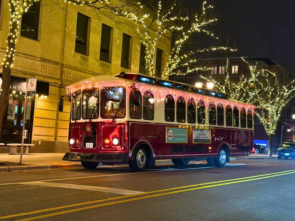 Hey Elmhurst! - Christmas in Elmhurst, IL - Holly Trolley