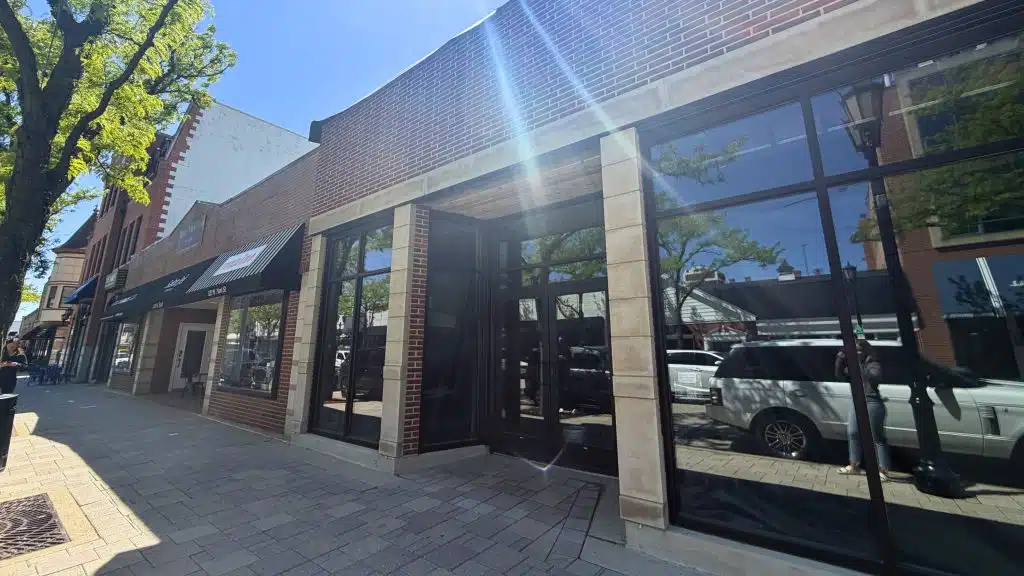 Hey Elmhurst! - Businesses Coming Soon - Jayne Clothing Boutique